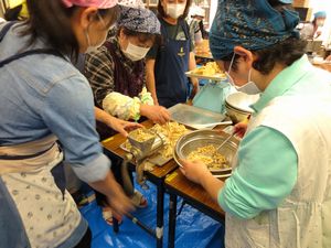 豆が軟らかく煮えているのでよくつぶれます