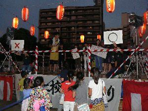 小学校は今年は○×クイズで盛り上がりました!
